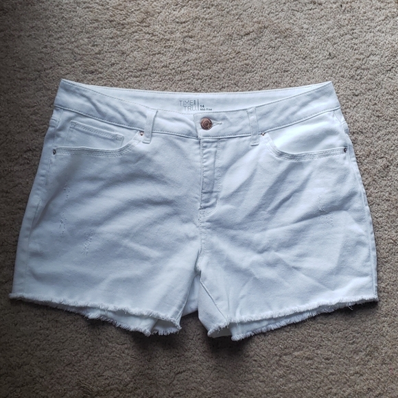 Time and Tru Pants - Mid rise white shorts